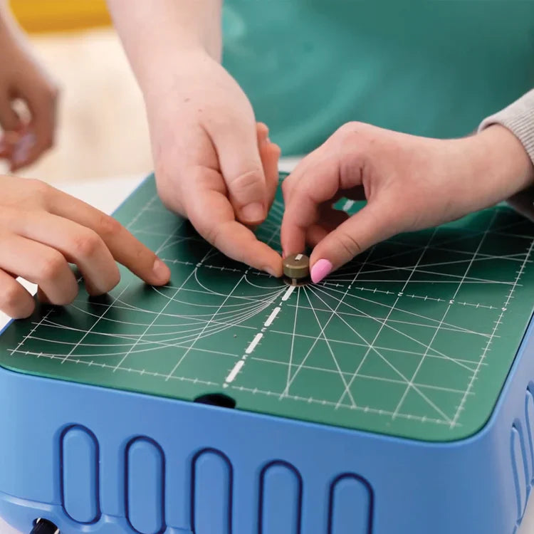 Kid Finger-Safe Cardboard Cutter for Ages 3+ - Gadget by Extoril