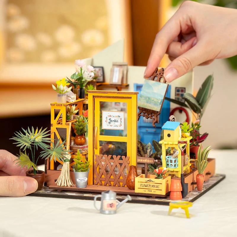 Enchanted Greenhouse Garden - DIY Miniature by Extoril