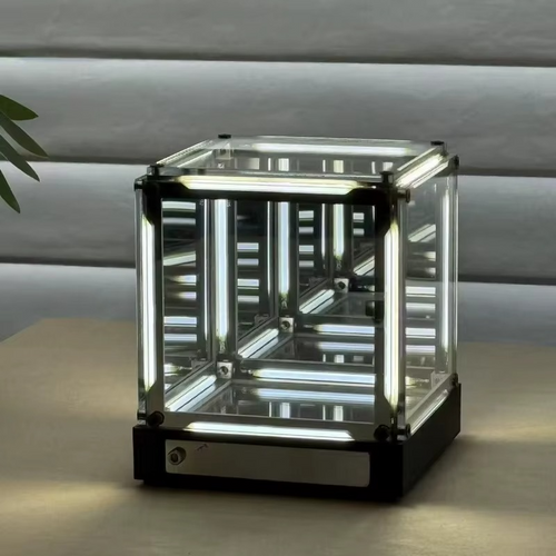Infinity Mirror Cube LED - Gadget by Extoril