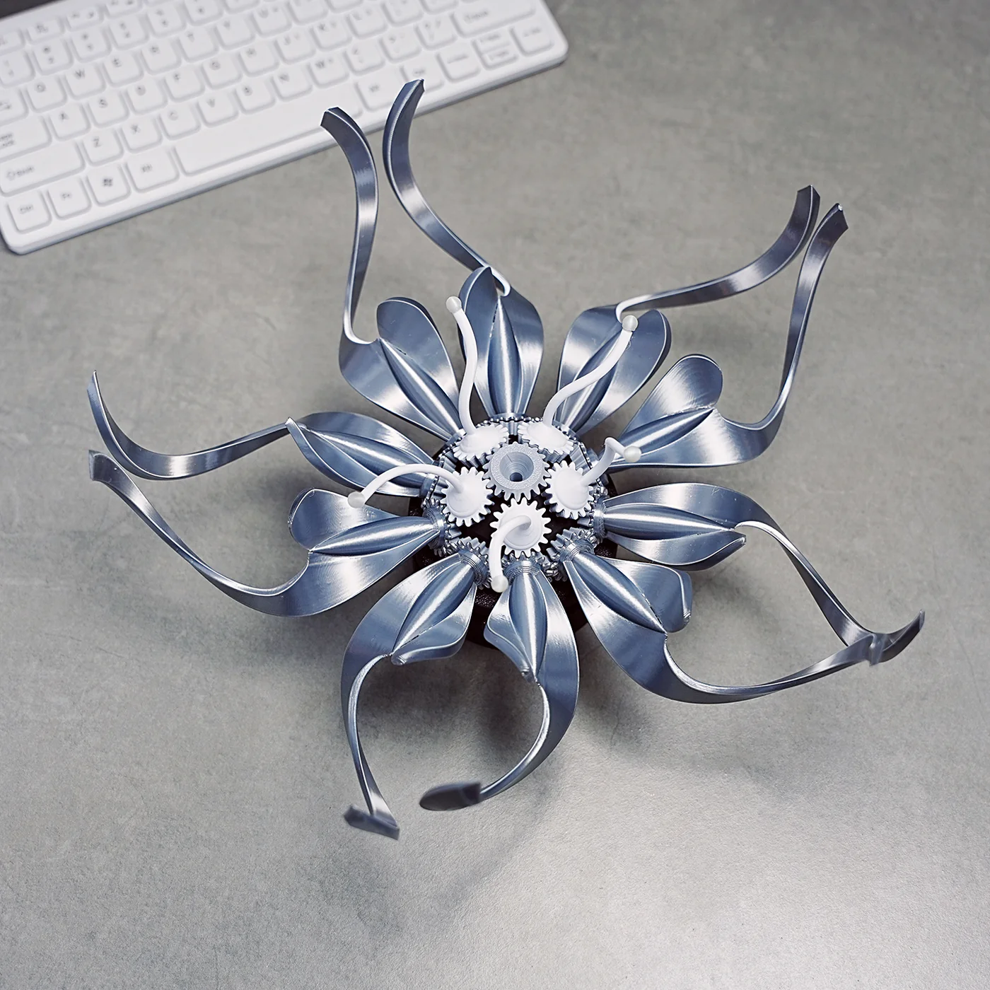 Metal Flower Sculpture Mechanical Steampunk - Gadget by Extoril
