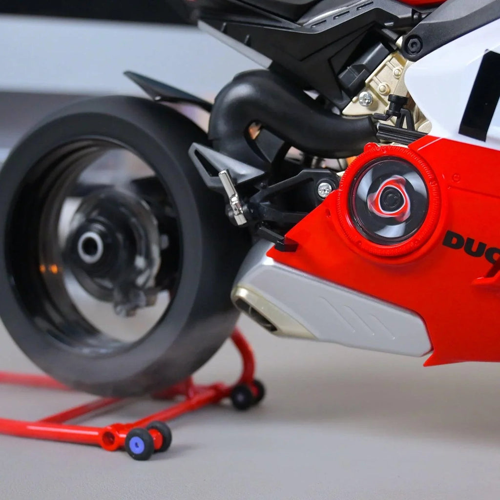 1:6 Ducati Panigale V4R Diecast Alloy Model - home decor by Extoril