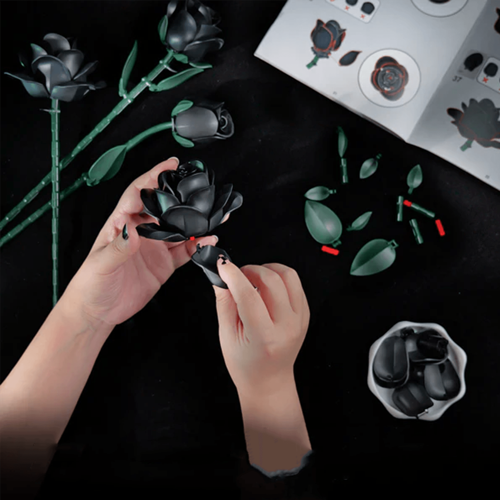 Eternal Black Rose Bouquet Building Blocks - DIY Flower by Extoril