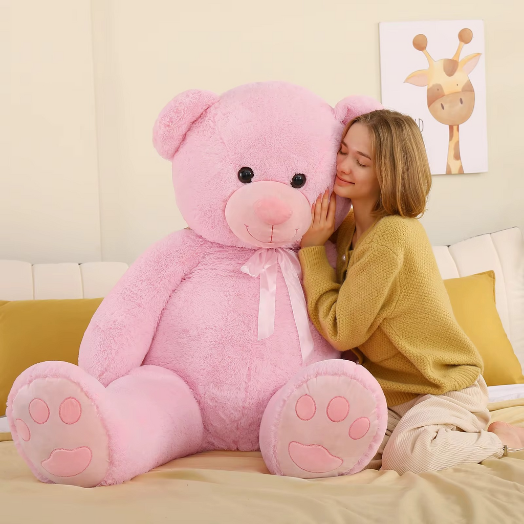 Giant Stuffed Teddy Bear - Figurine by Extoril