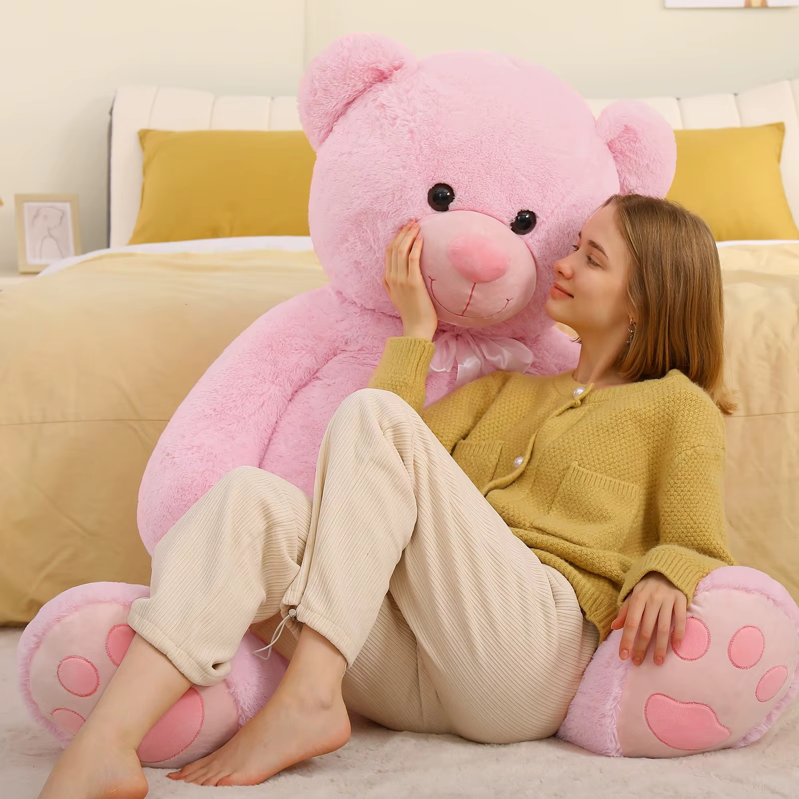 Giant Stuffed Teddy Bear - Figurine by Extoril