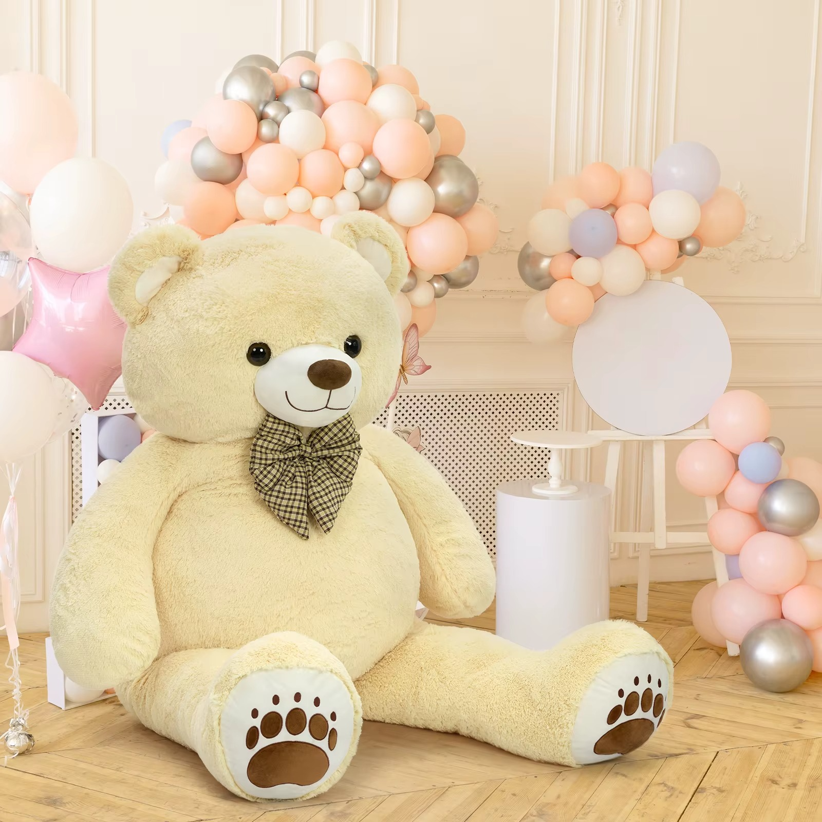 Giant Stuffed Teddy Bear - Figurine by Extoril
