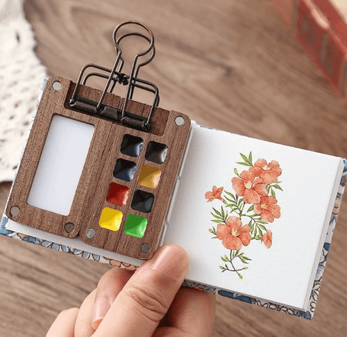 Pocket-Sized Watercolor Kit: Paint Anywhere, Anytime! - Gadget by Extoril