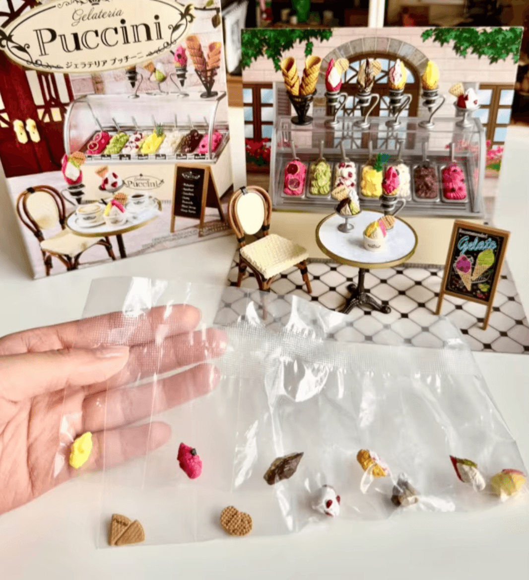 Ice Cream Shop Miniature Dollhouse Set 1:12 - DIY Miniature by Extoril